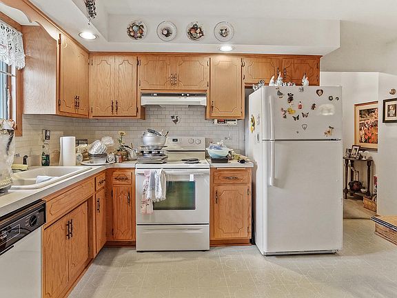 4th image of 15335 73rd Ave