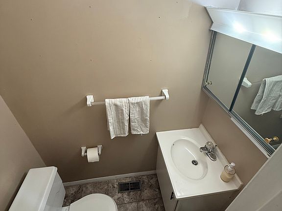 3rd image of 405 Mars Dr APT 4