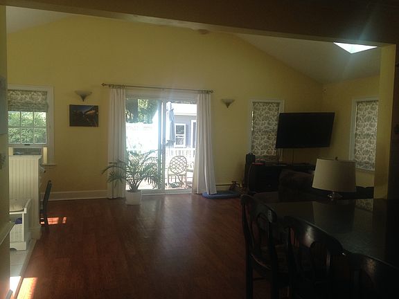 Vaulted Ceiling Huge Den