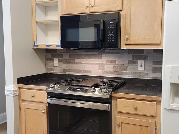 2nd image of 1527 Crowders Woods Dr