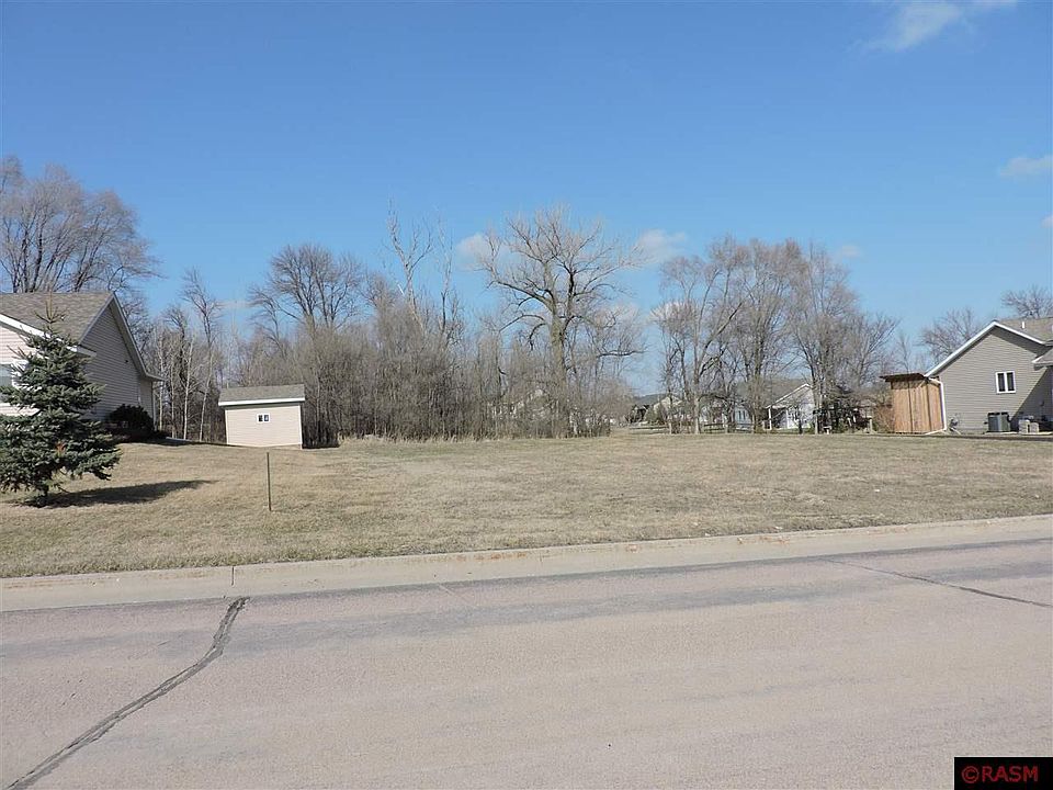 2nd image of 1917 Rock Ridge Ln