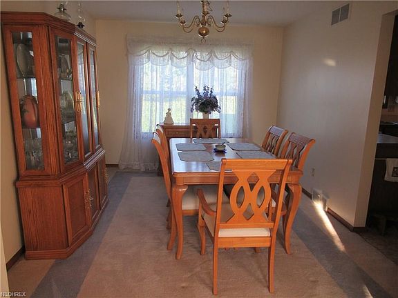 3rd image of 3235 Meanderwood Dr
