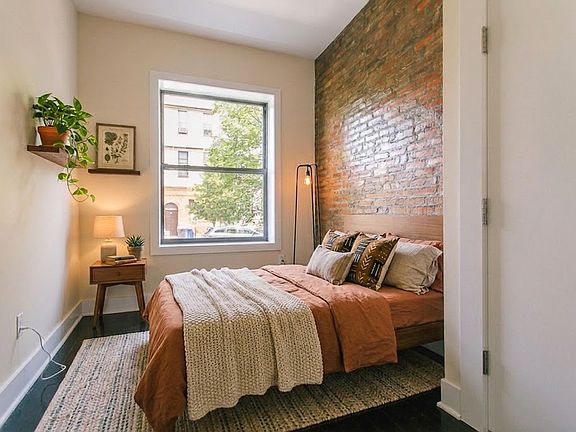 2nd image of 236 Irving Ave APT 1l