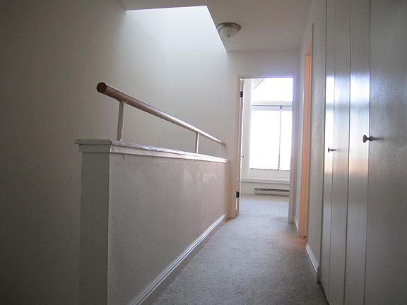 4th image of 277 Donahue St