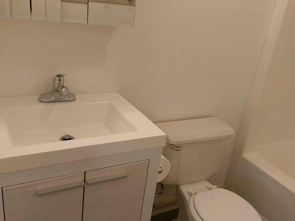2nd image of 220 Colonial Heights Rd APT 1