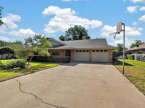2nd image of 4606 Valleybrook Ln