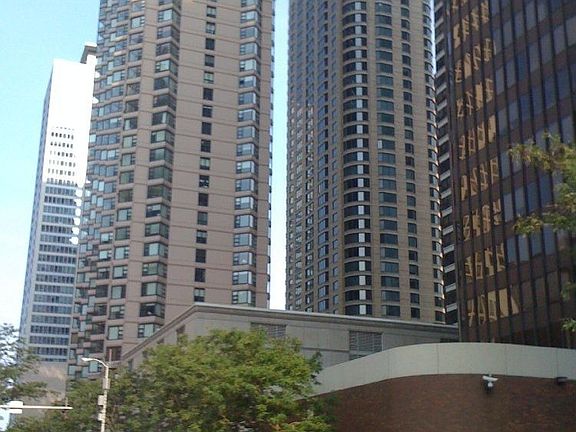 For Rent: 401 E Ontario, Chicago, IL 60611