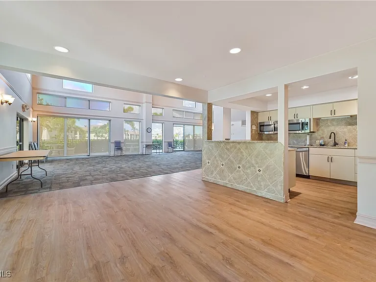 8366 Charter Club Cir #8 — Photo 22