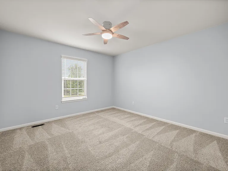 406 Mary Ann Cir — Photo 24