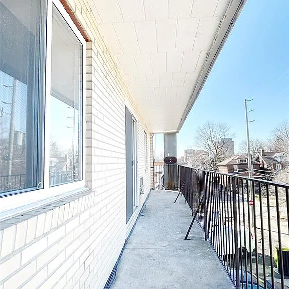 2136 Wyandotte St W #32 — Photo 20