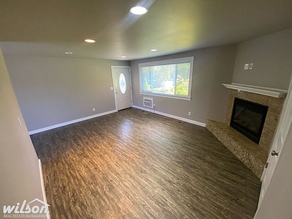 3rd image of 6517-6523 W Tieton Dr #6521