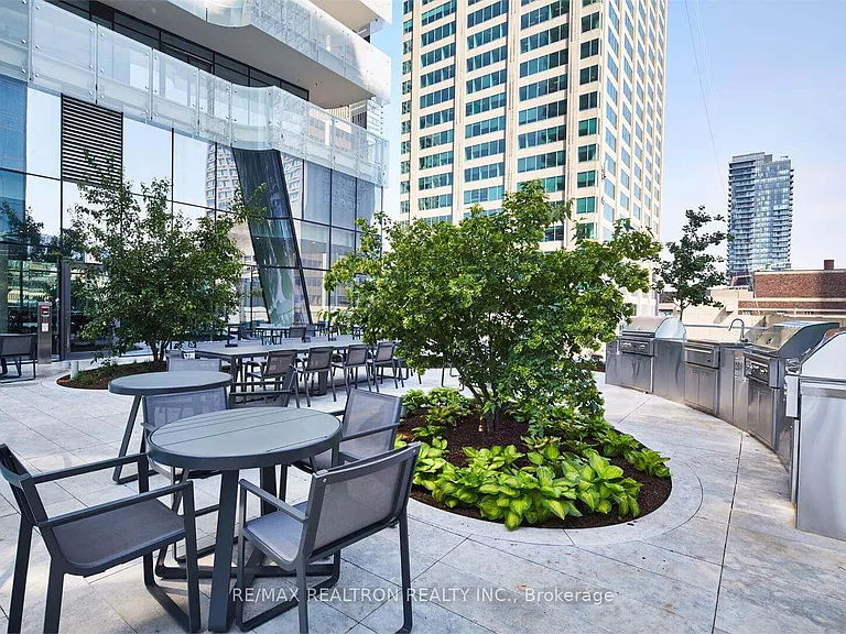 1 Bloor St E #12 — Photo 16