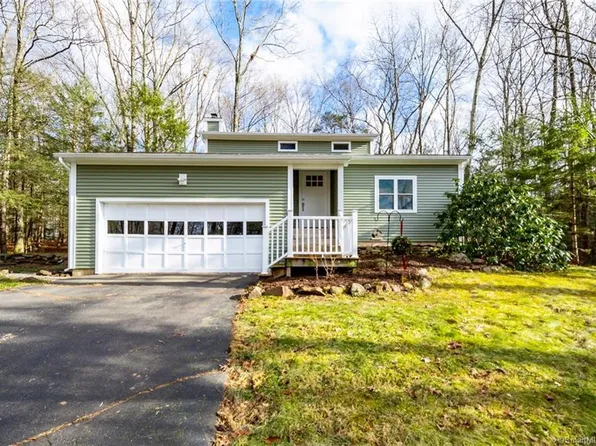 20 Duncaster Wood, Granby, CT 06035