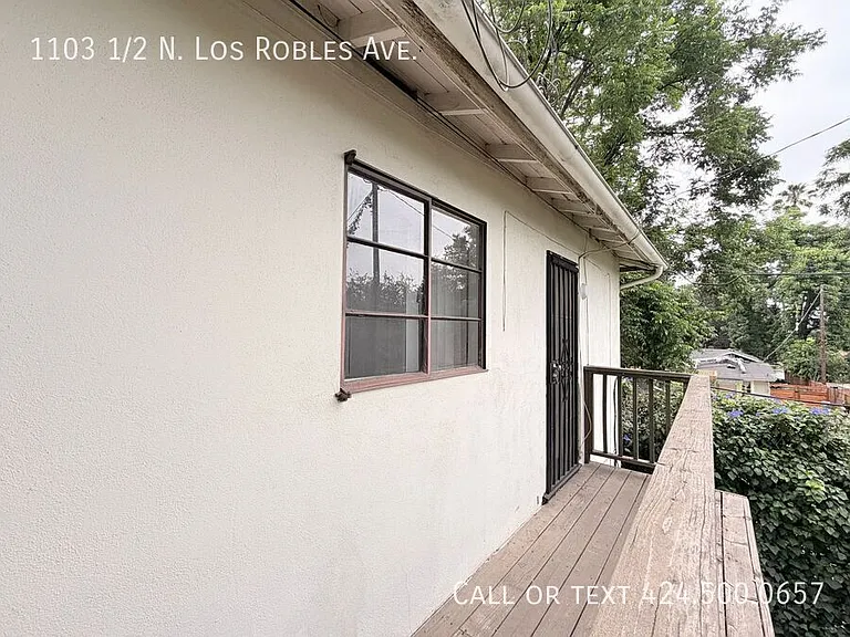 1103 1/2 N Los Robles Ave — Photo 18