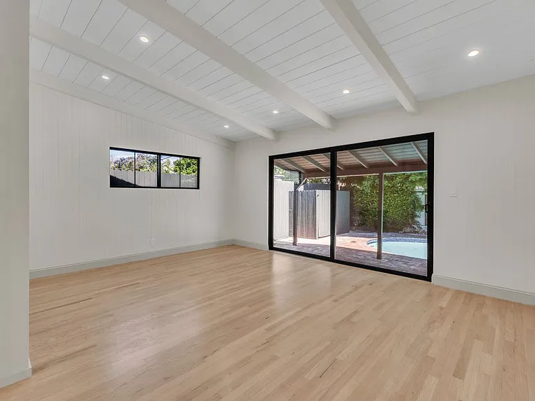4316 Bellaire Ave — Photo 10