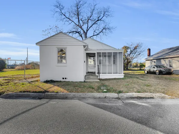 211 Lawson St, New Bern, NC 28562