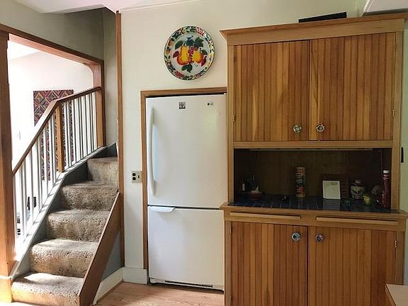 5th image of 76 E Brook Ln