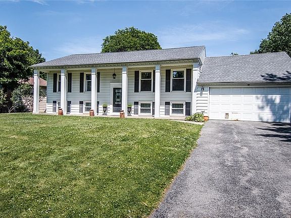2nd image of 16 Ten Eyke Cir