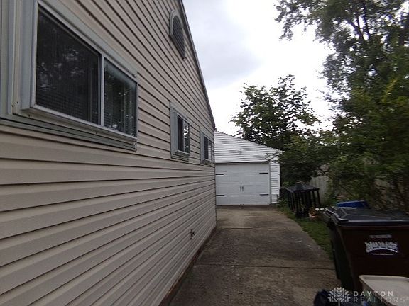 4th image of 2104 Hazel Ave