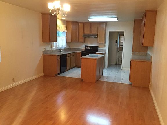 Open Dinning room and Kitchen
