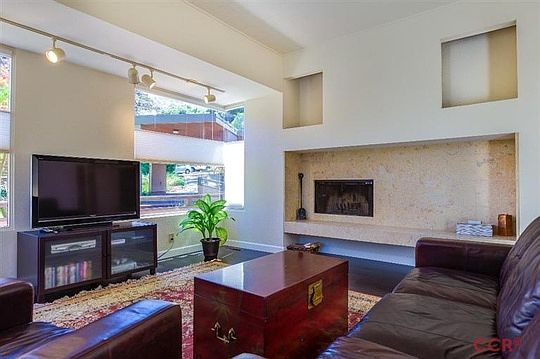 3rd image of 668 Serrano Dr