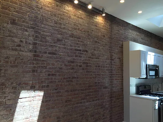 Rented by Sam Realty & Management | media 4