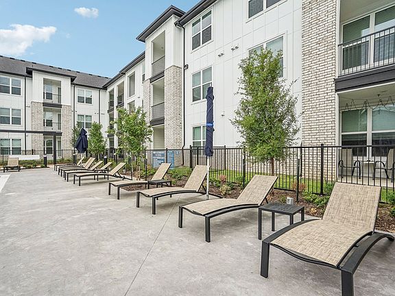 2nd image of 455 Elevon Pkwy #6201