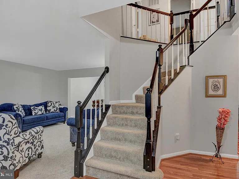 320 Kalorama Rd — Photo 10