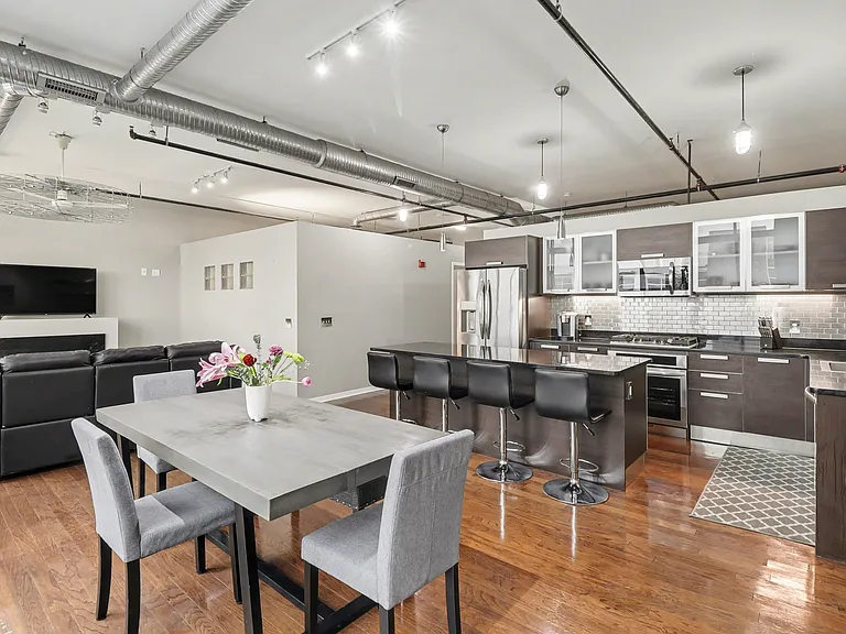 100 N Center St #402 — Photo 7