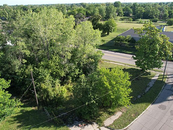 5th image of 13451 Dequindre St