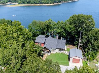 22684 Raymond St, Springdale, AR 72764