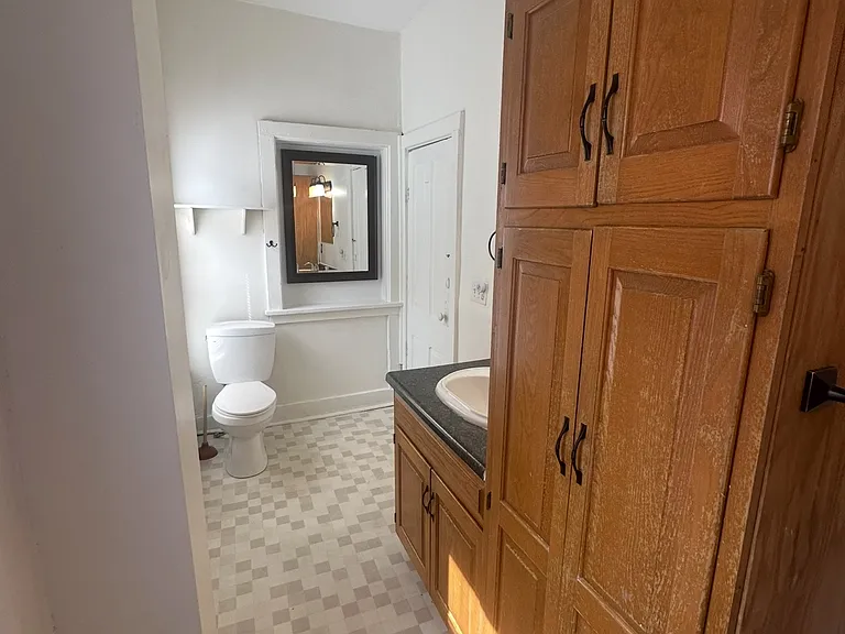 621 N 9th St #1 — Photo 16