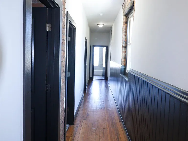 2611 Vine St — Photo 28