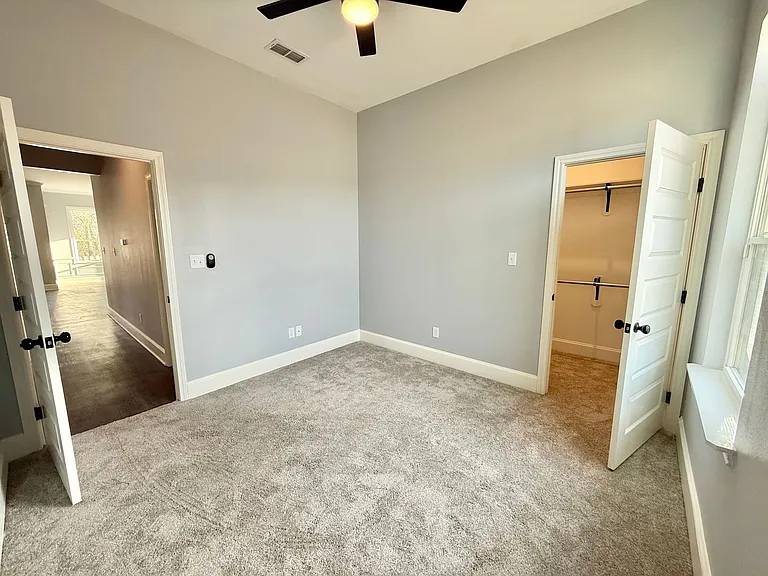 1033 Stagecoach Bnd — Photo 25