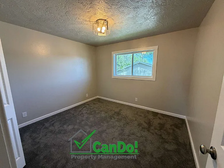 270 Carol Dr #1 — Photo 11