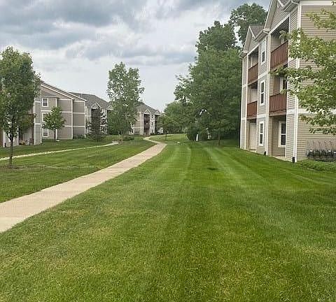 3rd image of 1380 Heatherwood Ln