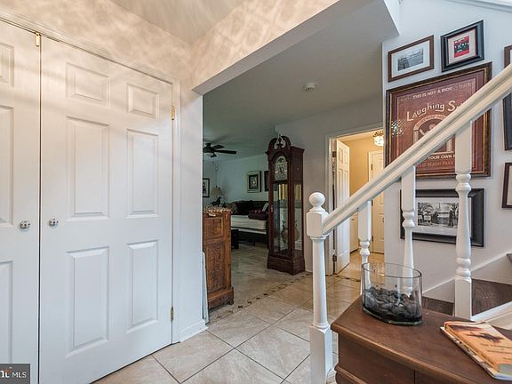 4th image of 934 Saint Andrews Dr