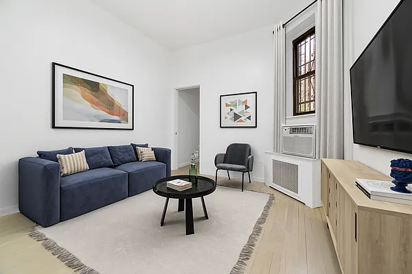 Rented by REAL New York | media 2