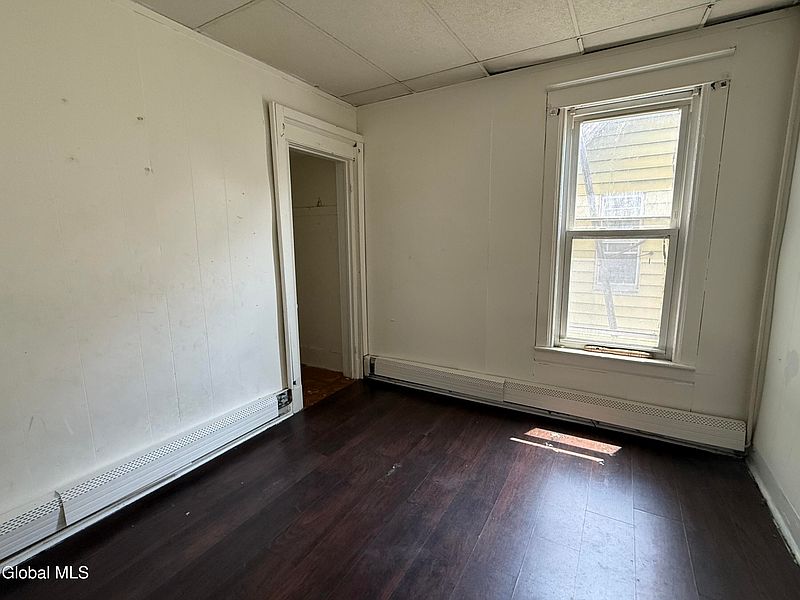 4th image of 318 E Main Street