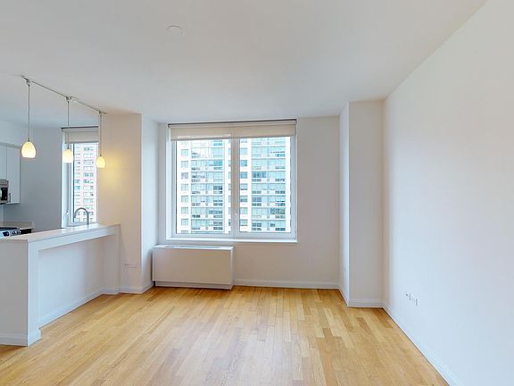 3rd image of 795 Columbus Ave APT 8K