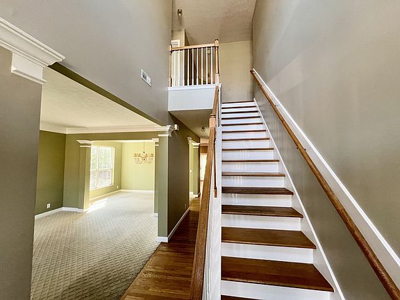 3rd image of 227 Wisteria Dr