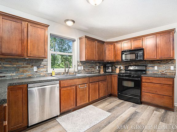 5th image of 7438 Panners Lane Dr NE