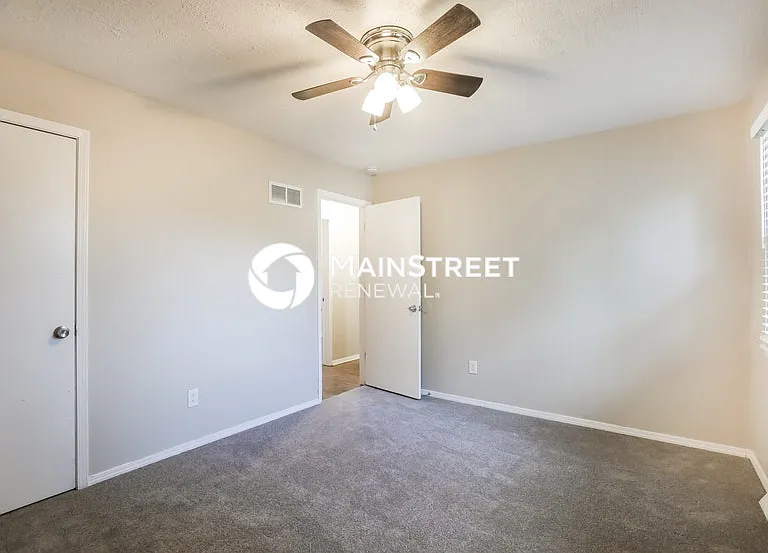 1604 N Glen Ellyn St — Photo 6