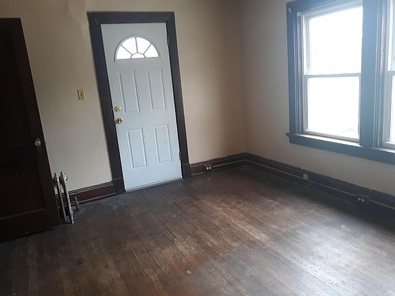 5th image of 134 E Otterman St #134