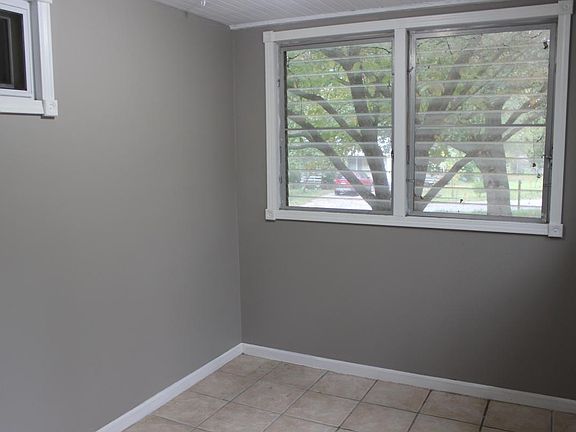 2nd image of 810 S Pope Ave