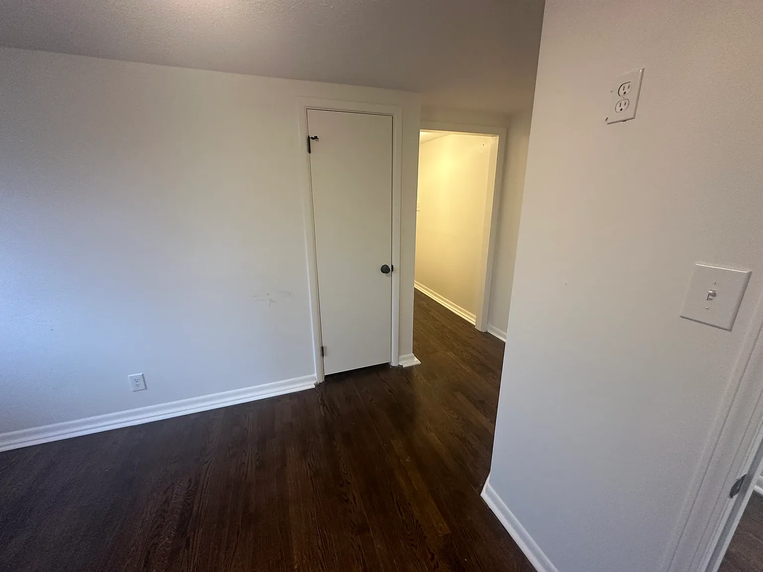 2 bed, 1000 sqft, $1,300 — Photo 2