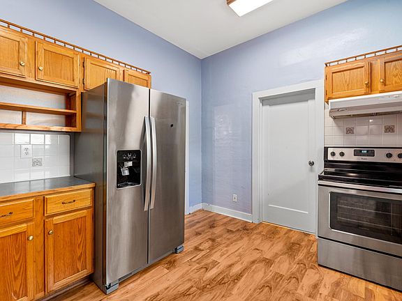 3rd image of 102 E Academy Ave