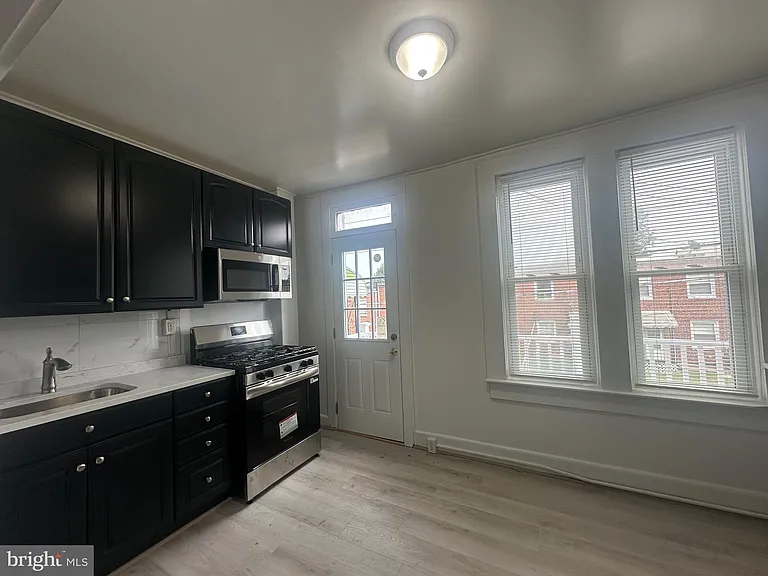 125 N Monastery Ave — Photo 4