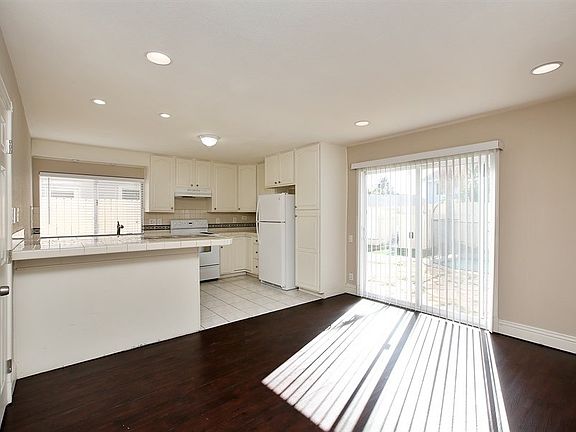 4th image of 1886 N Garland Ln