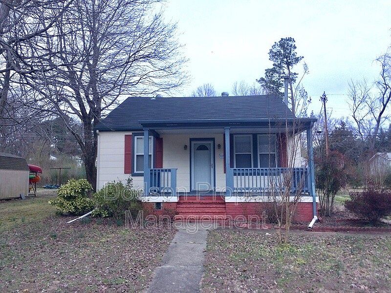 1st image of 504 Lakeside Blvd
